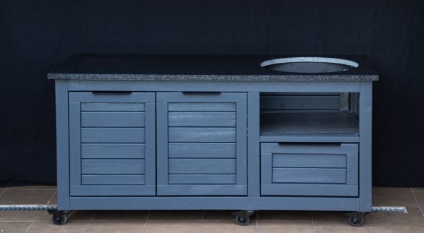 Kamado table "Solid Pine Pix7016"